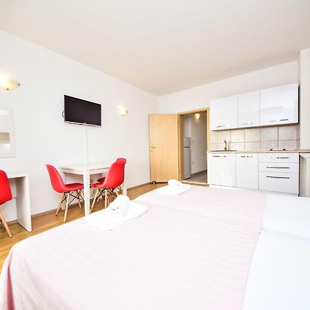 Apartment Mira-1 By Interhome Макарська Екстер'єр фото
